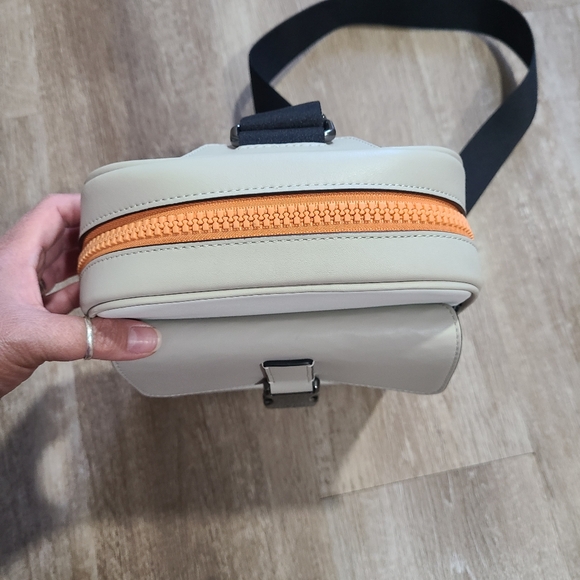 Coach track pack in color blocking - Picture 6 of 12